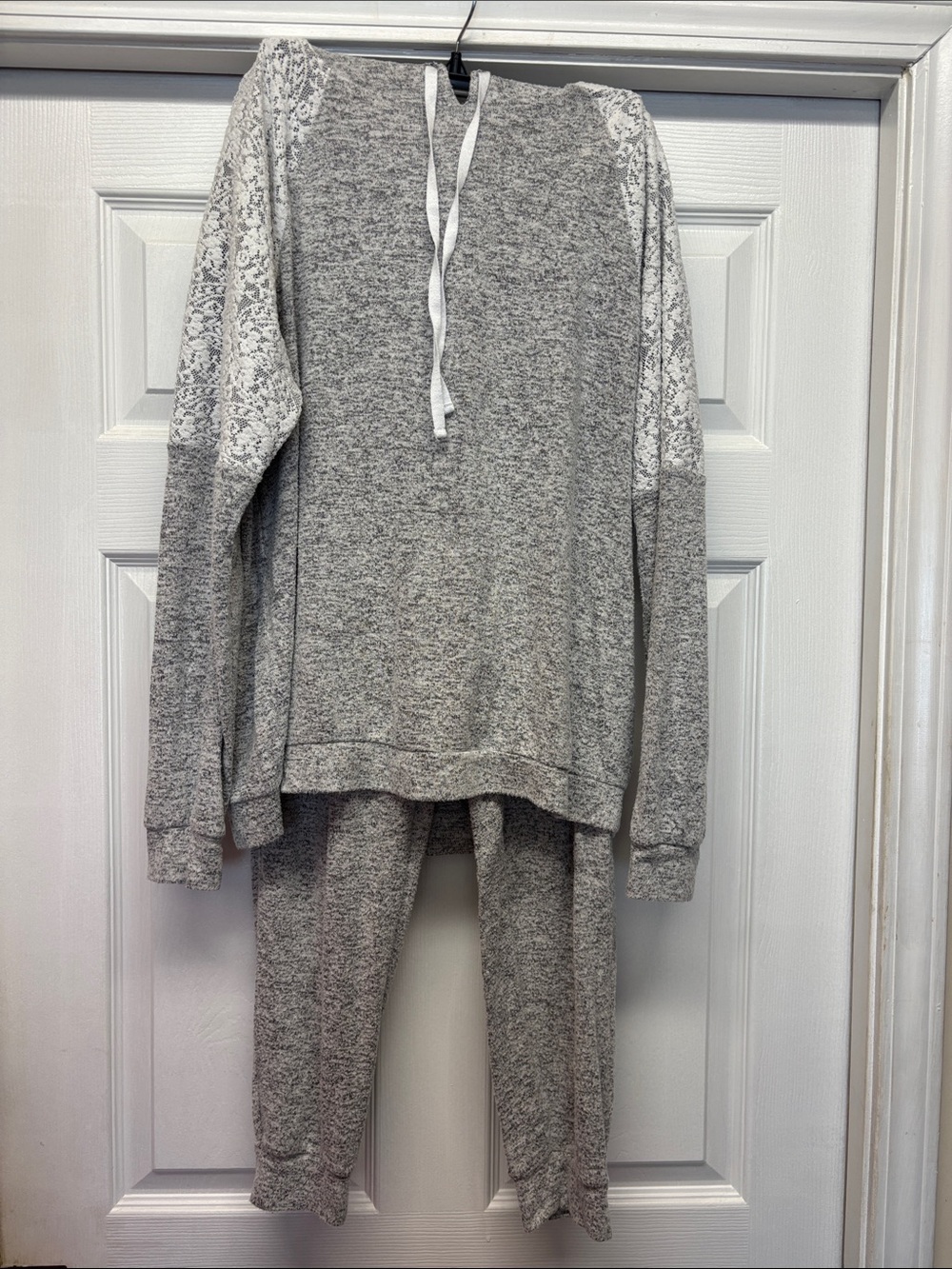 Simply Vera 2 pc Gray Lace-Sleeve Hooded- Cozy Lounge Top & Pants Medium